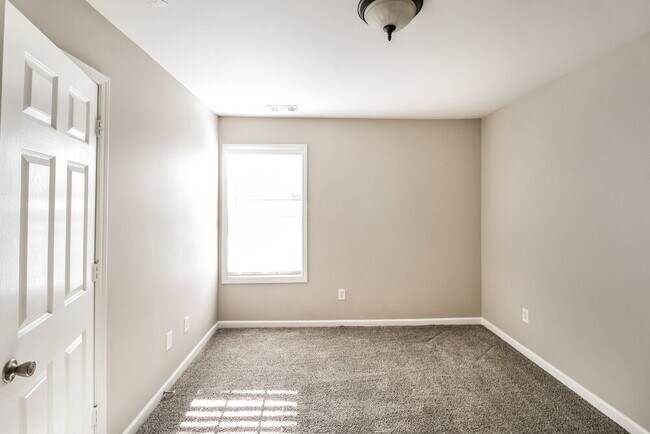 Building Photo - 2680 Freemont St