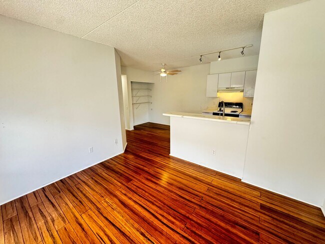 Building Photo - 91-1051 Laulauna St. 3B