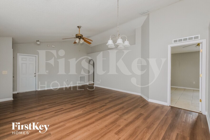 Building Photo - 11153 Summer Star Dr