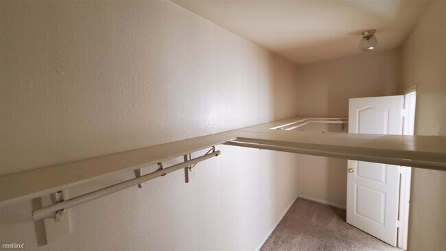 Building Photo - 4 br, 3.5 bath House - 1229 Tralee Lane