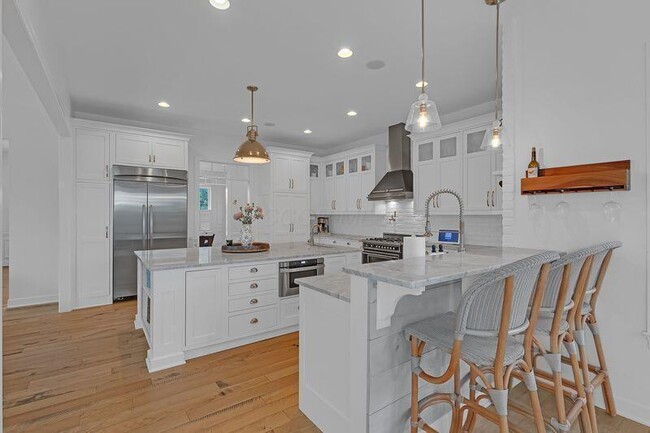 Building Photo - 10420 Pagoda Way