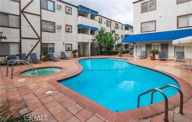 Building Photo - 18530 Hatteras St