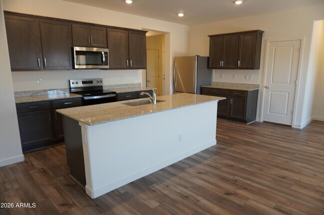 Building Photo - 675 N Crowned Dove Trail