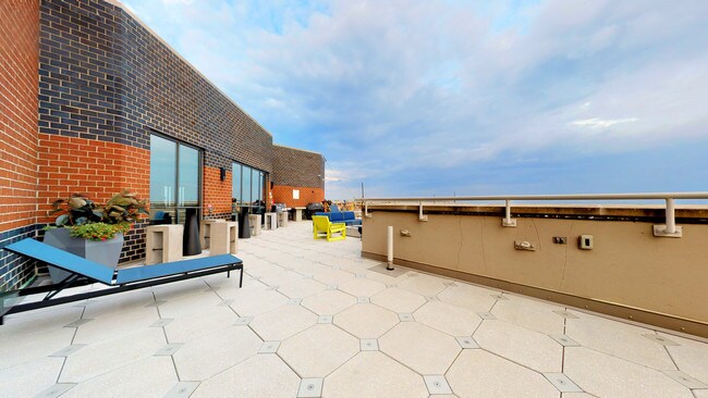 Building Photo - 3660 N Lake Shore Dr