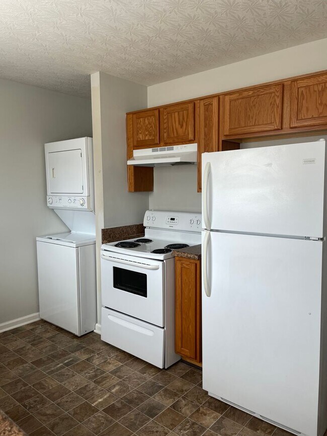 Building Photo - Lower Stone Apartments
