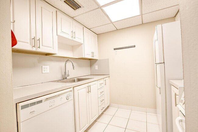 Building Photo - 111 Briny Ave