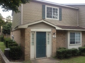 Building Photo - 2/2.5 Two-story Stonegate Townhome