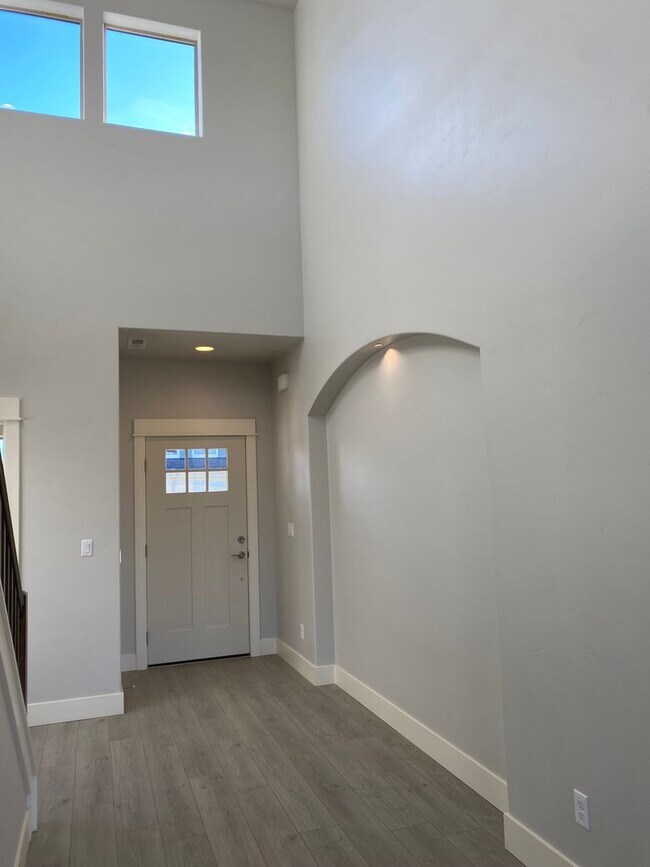Building Photo - 20576 Rolen Ave