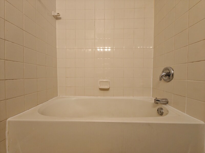 Building Photo - 400 E Lorraine Ave