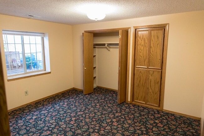 Building Photo - 1106 S Longford St