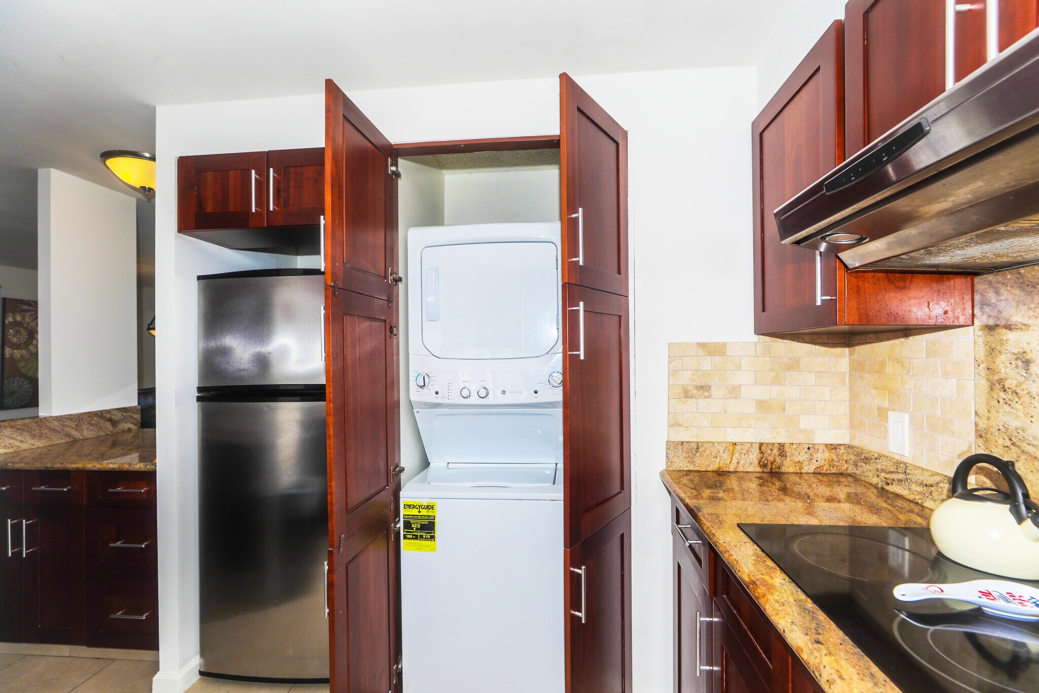 Building Photo - 1910 Ala Moana Blvd