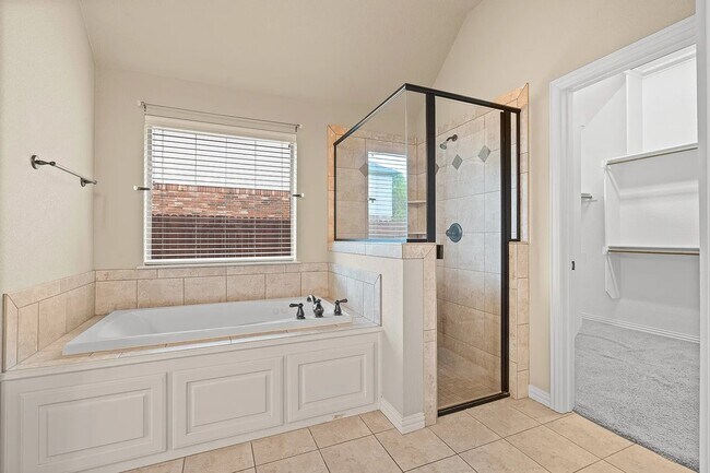 Building Photo - 401 Shumard Oak Trail