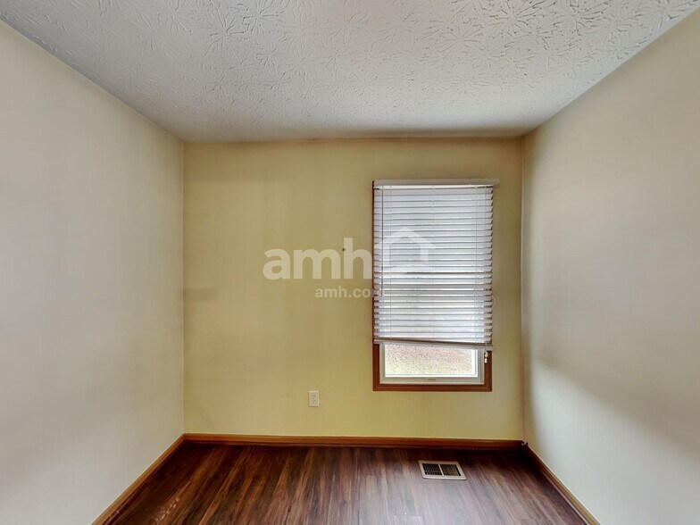 Building Photo - 7786 Waggoner Chase Blvd