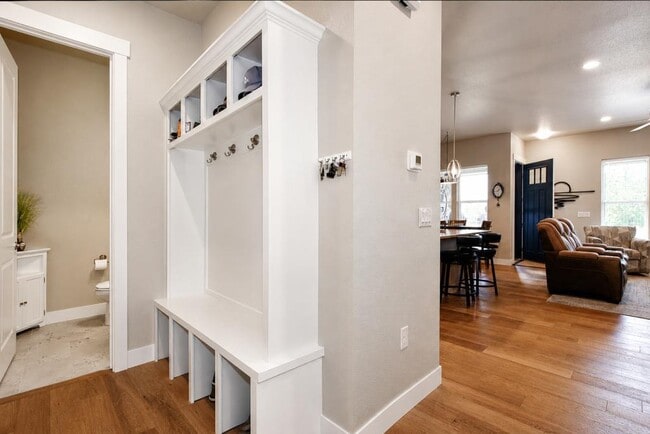 Building Photo - 6245 Vernazza Way