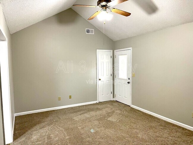 Building Photo - 120 Pye Ct