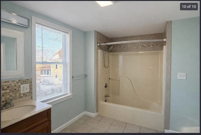 Building Photo - 20 Hanson St