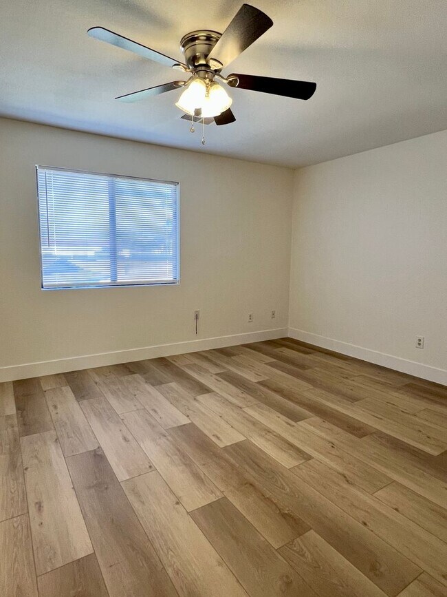 Building Photo - 817 Quail Ln