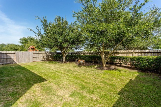 Building Photo - 6639 Larocke Trail