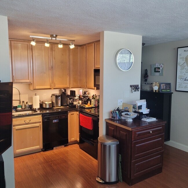 Building Photo - 935 Washington St