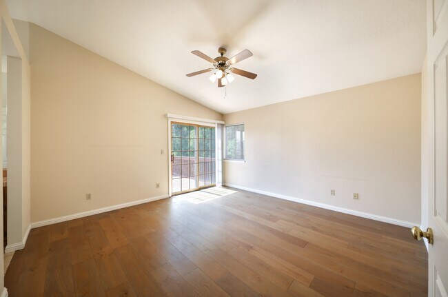 Building Photo - 10205 Single Oak Dr