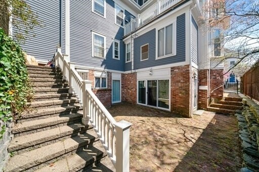 Building Photo - 22 Halsey St
