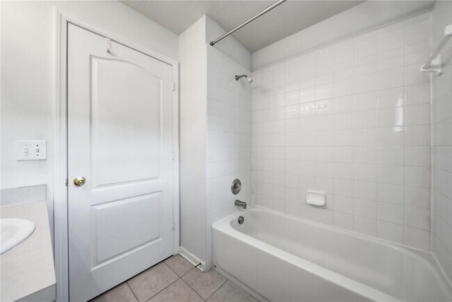 Building Photo - 30525 Lanesborough Cir