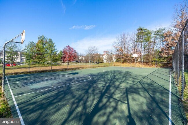 Building Photo - 8048 Hilliard Dr