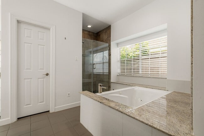 Building Photo - 14207 Woodville Gardens Dr