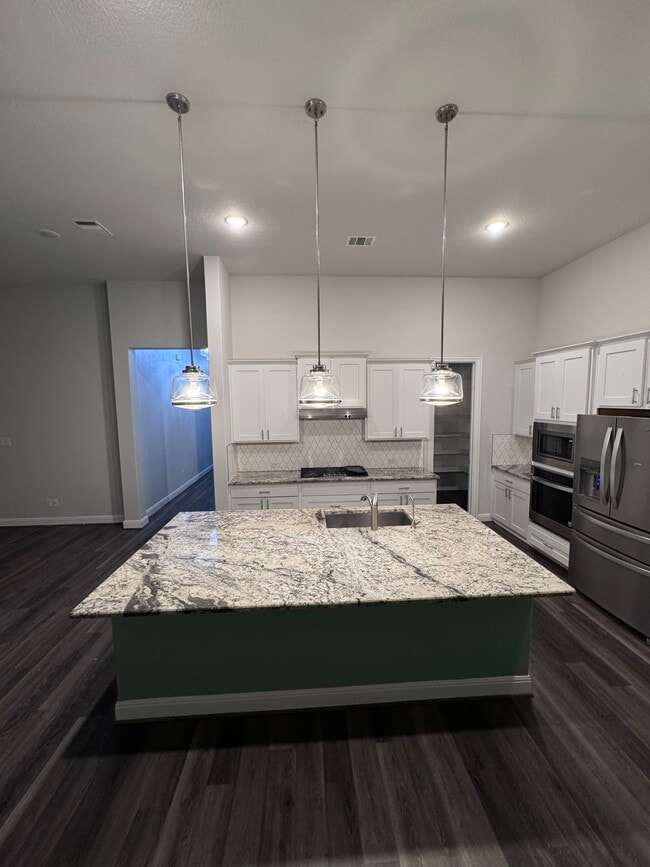 Building Photo - 513 Lambert Cv