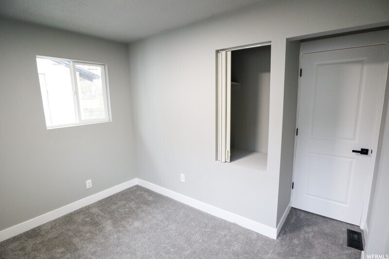 Building Photo - 948 E Atkin Ave