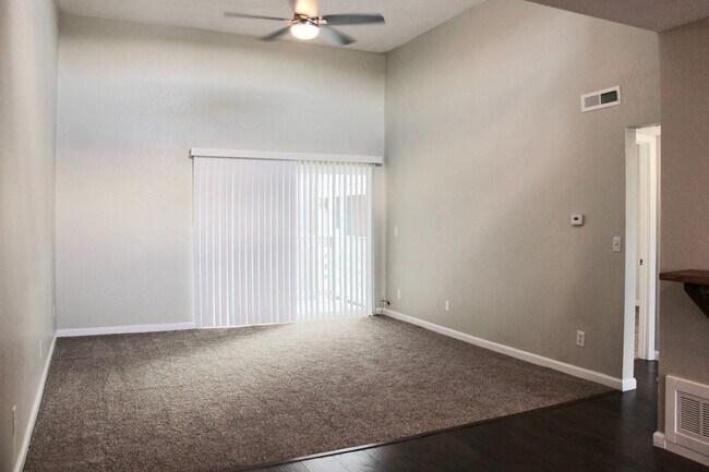 Building Photo - 3435 Rebecca Ln