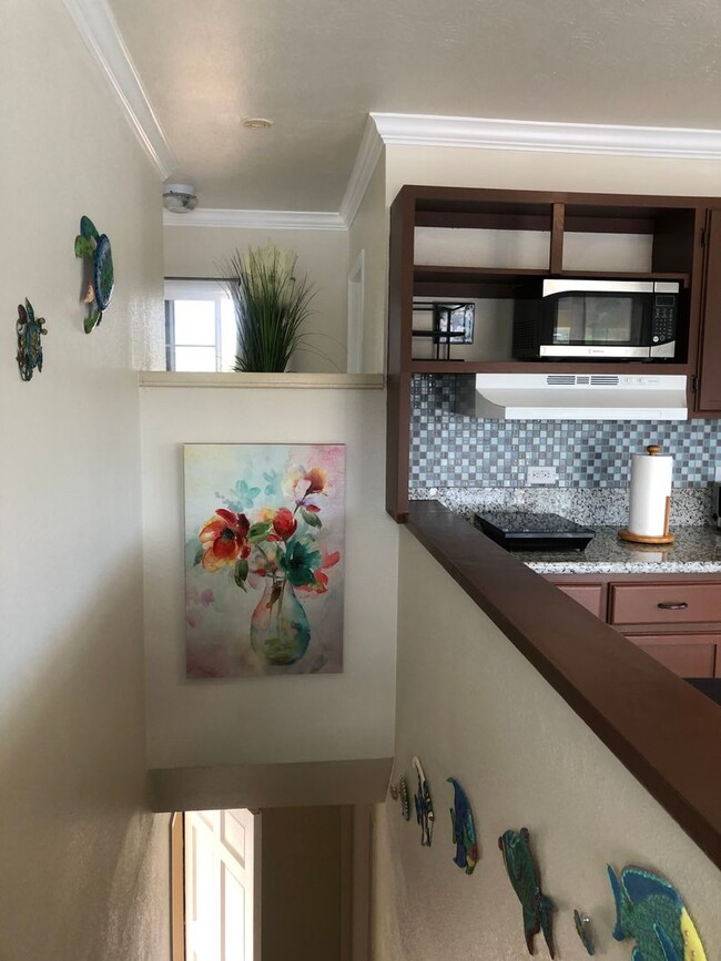 Building Photo - Charming Studio/1/1, Located in Waimanalo,...