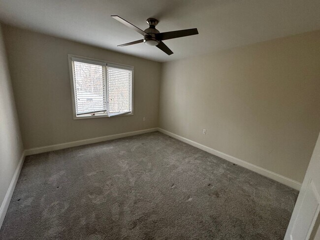 Building Photo - RENOVATED EXPANSIVE 5BD 4BA BRIGHTWOOD HOME