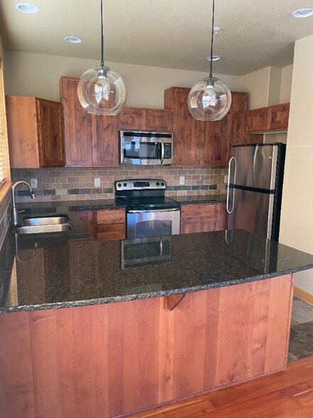 Building Photo - 275 Carina Cir