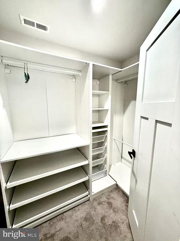 Building Photo - 6666 Ballenger Run Blvd