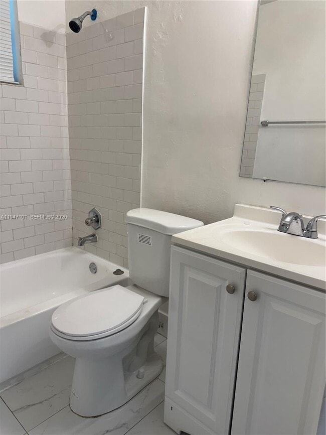 Building Photo - 522 NW 13th Ave