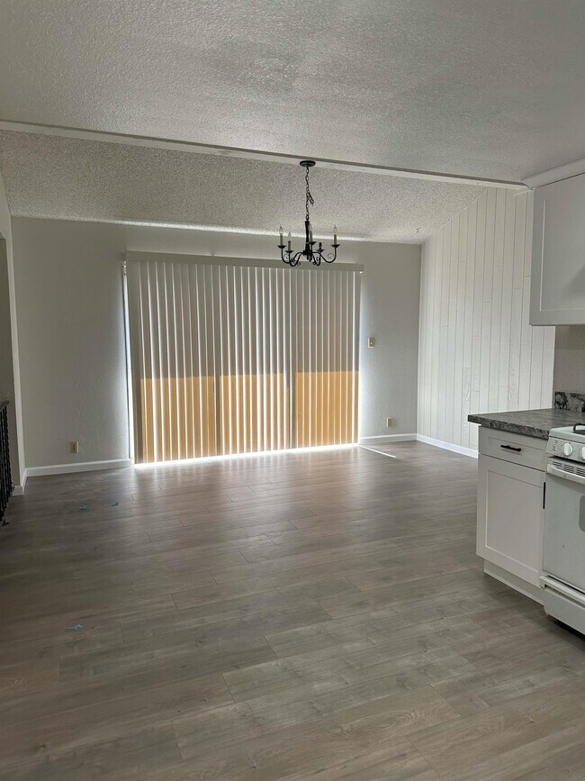 Building Photo - 1305 Oak Terrace Ct