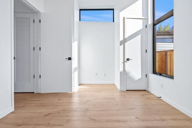 Building Photo - 1570 7th Ave