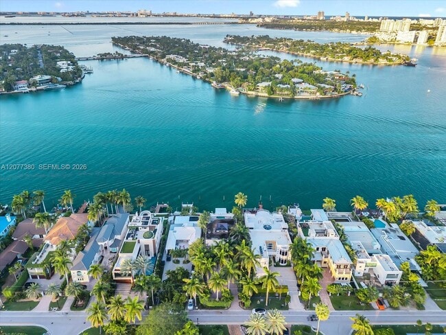 Building Photo - 279 N Hibiscus Dr