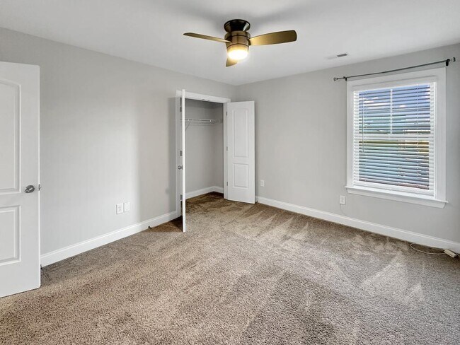 Building Photo - 1102 Dartmouth Dr