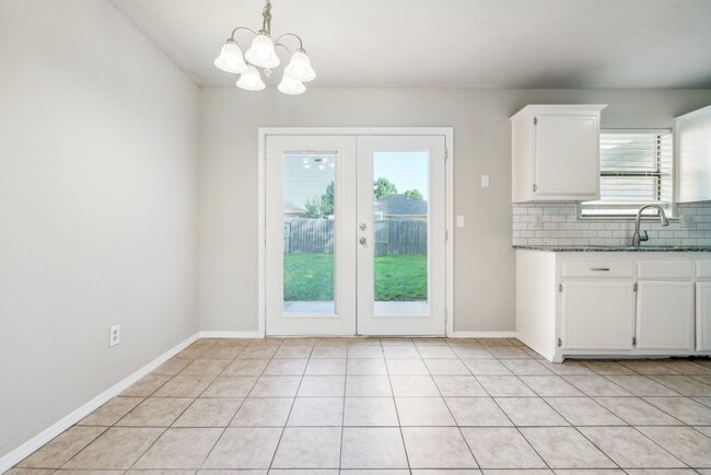 Building Photo - 12225 SW 14th St