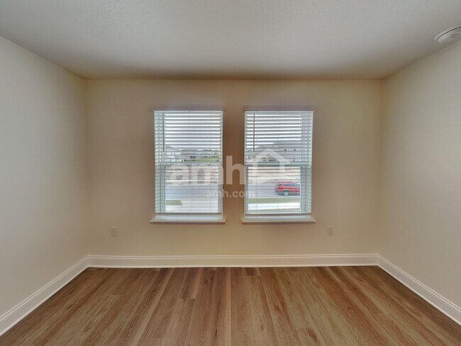 Building Photo - 3771 Lk Blf Lp