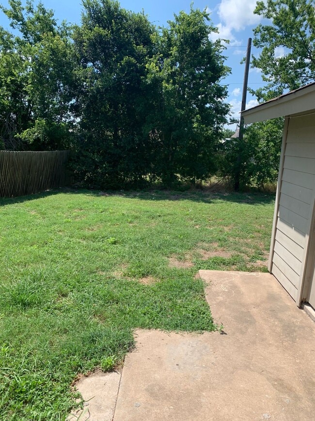 Building Photo - 8305 Garcreek Cir