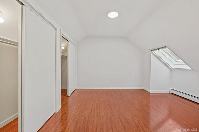 Building Photo - 11 Pondview Cl