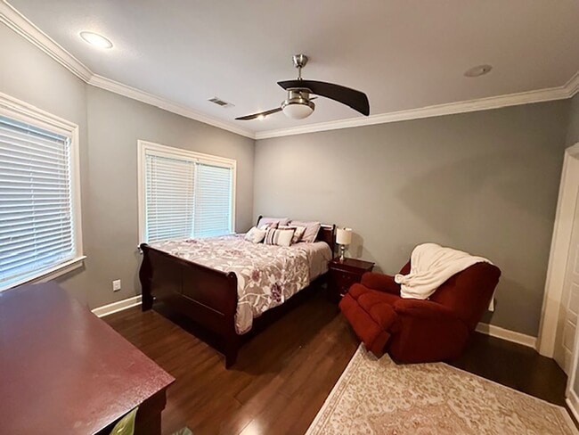 Building Photo - Lakefront Condo for Rent in Hot Springs