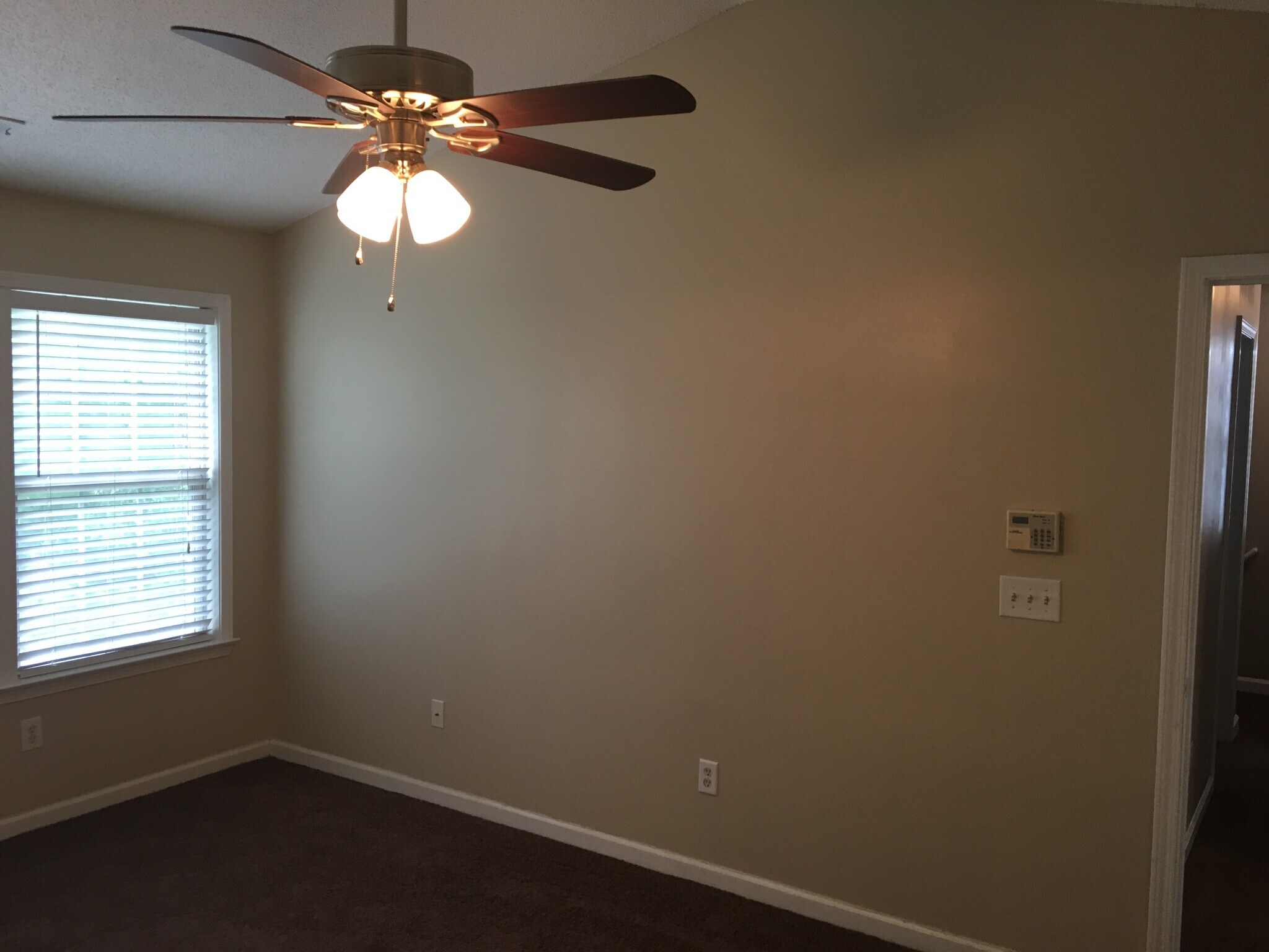 Building Photo - 1671 Heyford Cir NW