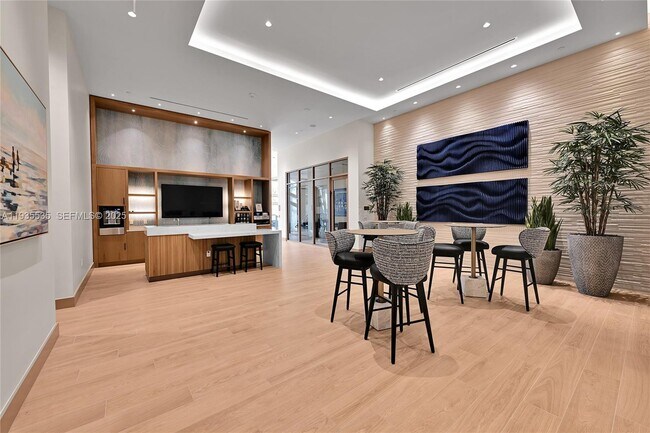 Building Photo - 151 N Seabreeze Blvd