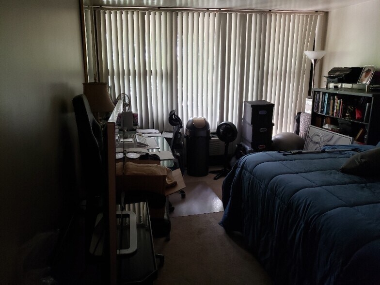 Building Photo - 2605 S Indiana Ave