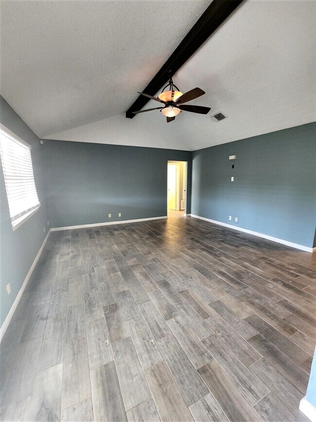 Building Photo - 108 King Johns Pl