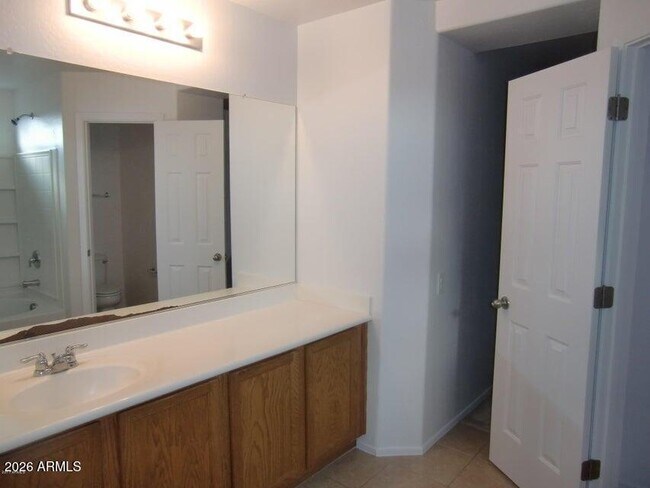 Building Photo - 5419 W Shumway Farm Rd